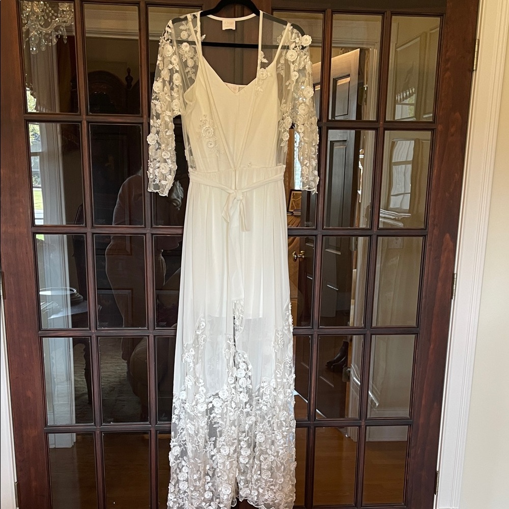 Elegant white lace, and beaded bridal robe, Le Rose, large and chemise